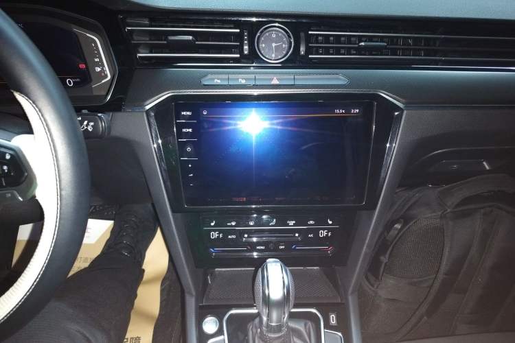 Used Volkswagen Magotan 2020 380TSI DSG Luxury Version Audio And AC Panel