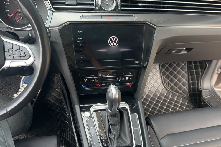 Used Volkswagen Magotan 2020 330TSI DSG Leading Model Audio And AC Panel