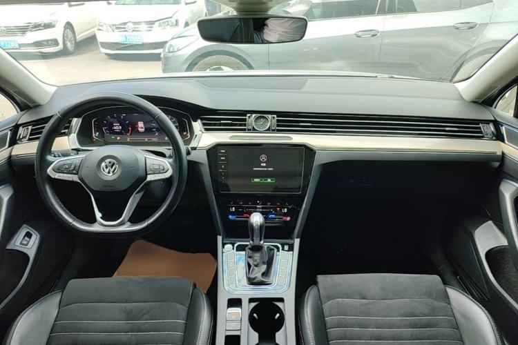 Used Volkswagen Magotan 2020 380TSI DSG Luxury Version Center Console
