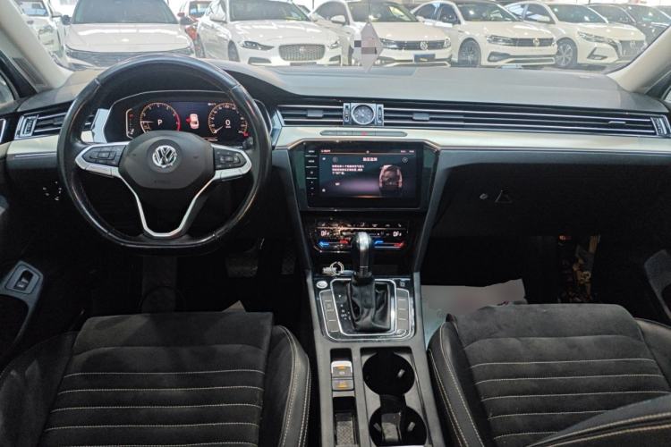 Used Volkswagen Magotan 2020 380TSI DSG Luxury Version Center Console