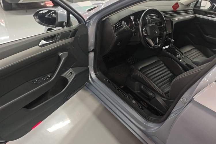 Used Volkswagen Magotan 2020 280TSI DSG Comfort Edition Driver Seat