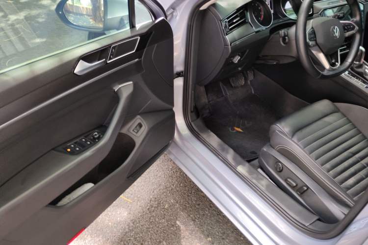 Used Volkswagen Magotan 2020 330TSI DSG Leading Model Driver Seat