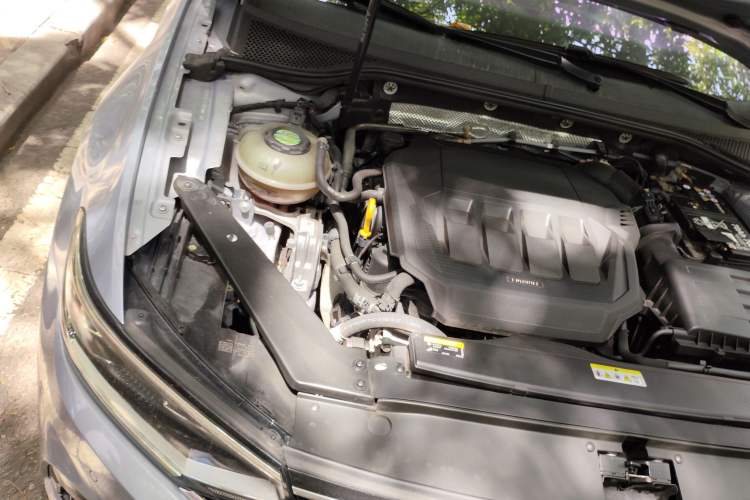 Used Volkswagen Magotan 2020 330TSI DSG Leading Model Engine Bay Right