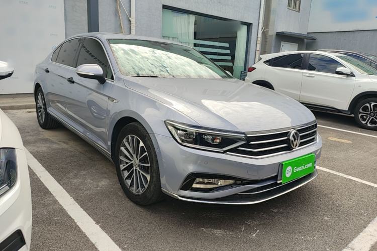 Used Volkswagen Magotan 2020 380TSI DSG Luxury Version Front Right 45 Deg