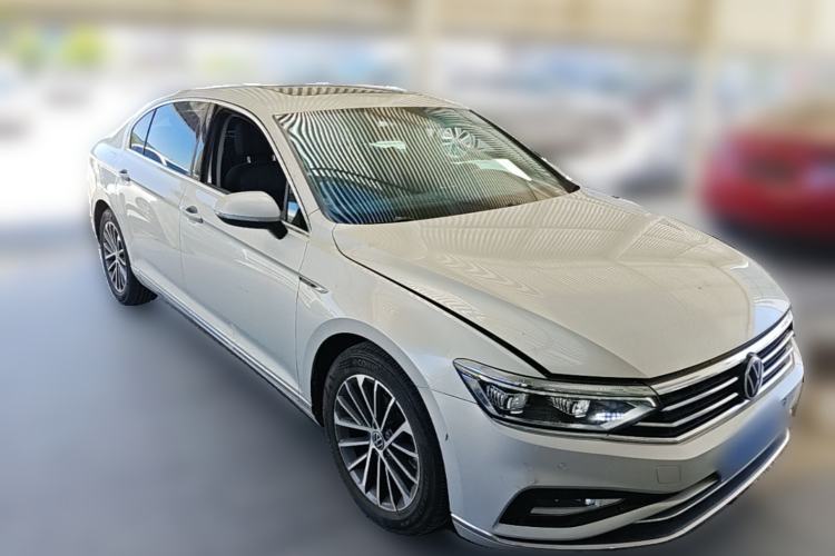 Used Volkswagen Magotan 2020 330TSI DSG Luxury Edition Front Right 45 Deg