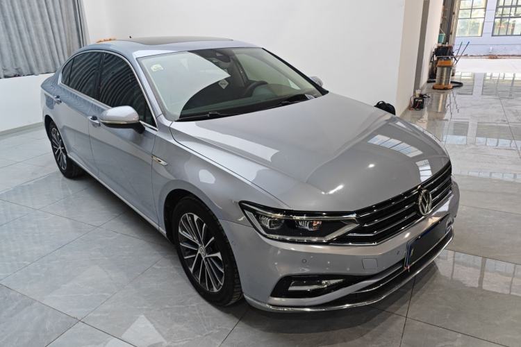 Used Volkswagen Magotan 2020 380TSI DSG Luxury Version Front Right 45 Deg