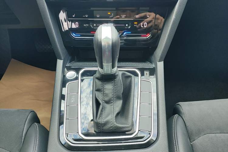 Used Volkswagen Magotan 2020 380TSI DSG Luxury Version Gear Lever