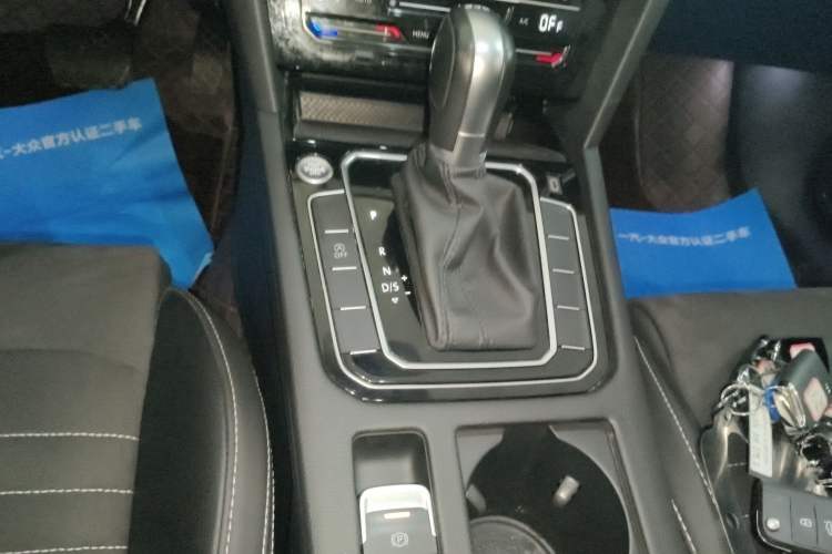 Used Volkswagen Magotan 2020 330TSI DSG Luxury Edition Gear Lever
