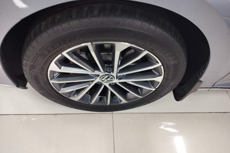Used Volkswagen Magotan 2020 380TSI DSG Luxury Version Left Front Wheel Hub