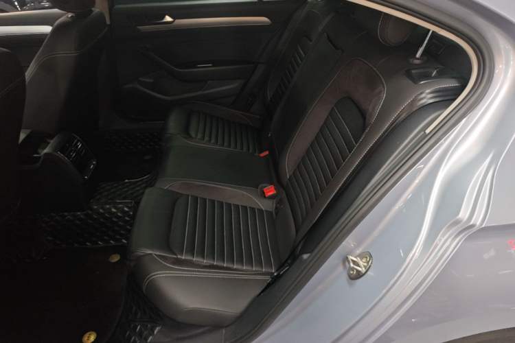 Used Volkswagen Magotan 2020 280TSI DSG Comfort Edition Left Rear Seat