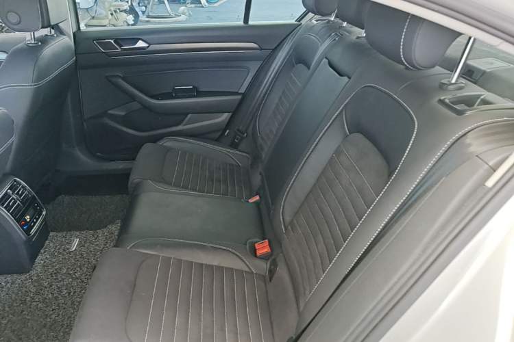 Used Volkswagen Magotan 2020 330TSI DSG Luxury Edition Left Rear Seat