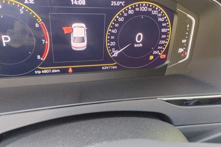 Used Volkswagen Magotan 2020 330TSI DSG Luxury Edition Odometer Close Up
