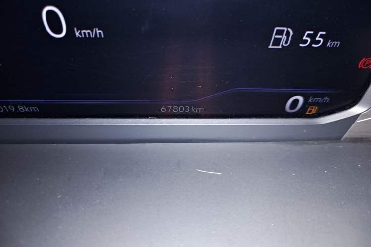 Used Volkswagen Magotan 2020 330TSI DSG Luxury Edition Odometer Close Up