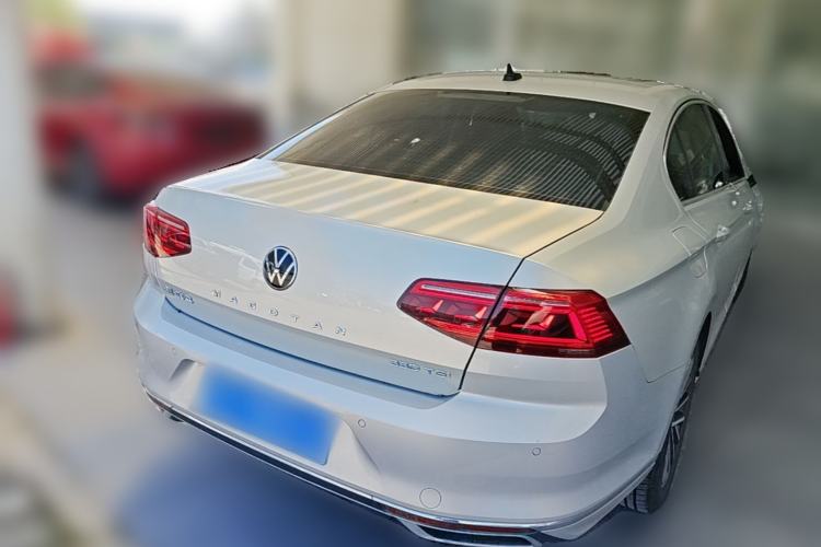 Used Volkswagen Magotan 2020 330TSI DSG Luxury Edition Rear Right 45 Deg