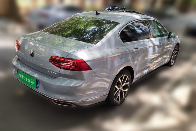 Used Volkswagen Magotan 2020 330TSI DSG Leading Model Rear Right 45 Deg