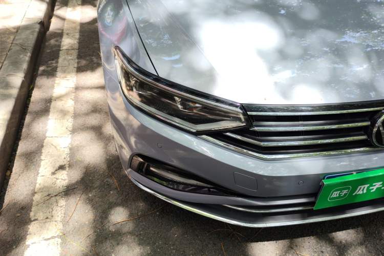 Used Volkswagen Magotan 2020 330TSI DSG Leading Model Right Front Headlight