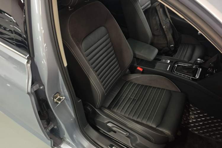 Used Volkswagen Magotan 2020 280TSI DSG Comfort Edition Right Front Seat