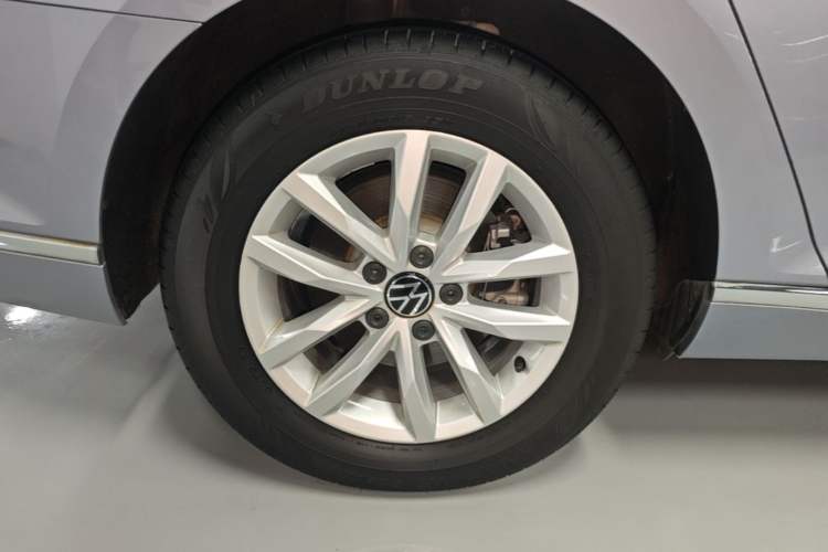 Used Volkswagen Magotan 2020 280TSI DSG Comfort Edition Right Rear Wheel Hub