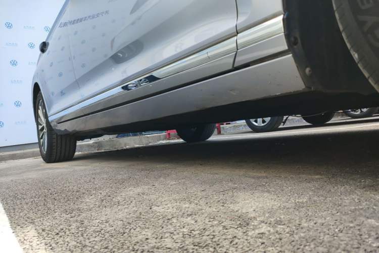 Used Volkswagen Magotan 2020 380TSI DSG Luxury Version Right Side Sill