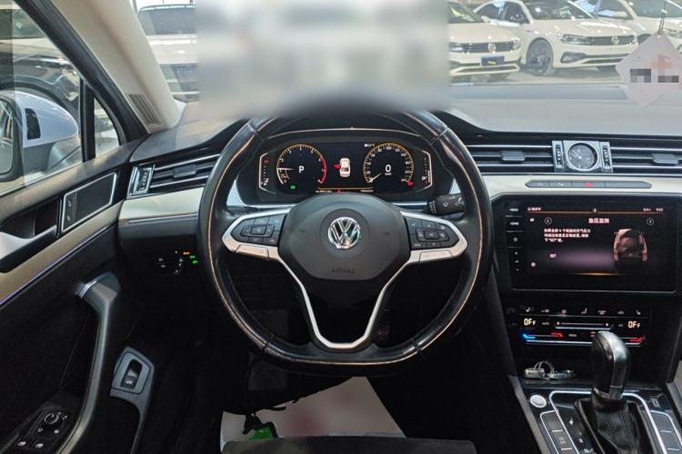 Used Volkswagen Magotan 2020 380TSI DSG Luxury Version Steering Wheel