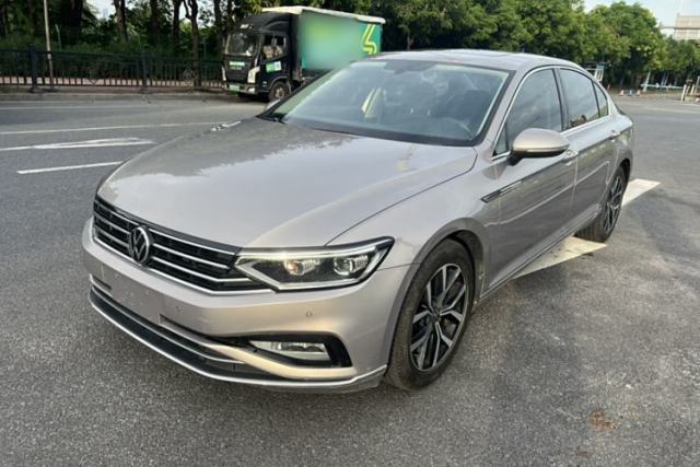 Ojetý Volkswagen Magotan 2020 330TSI DSG Leading Model