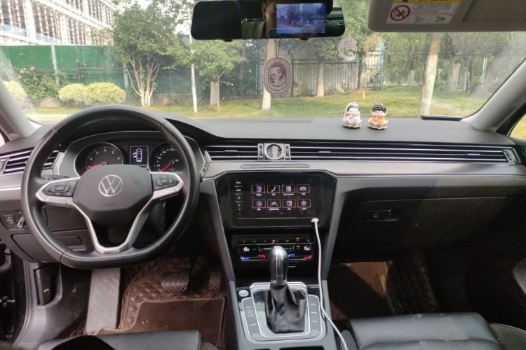 Used Volkswagen Magotan 2020 330TSI DSG Leading Model Center Console