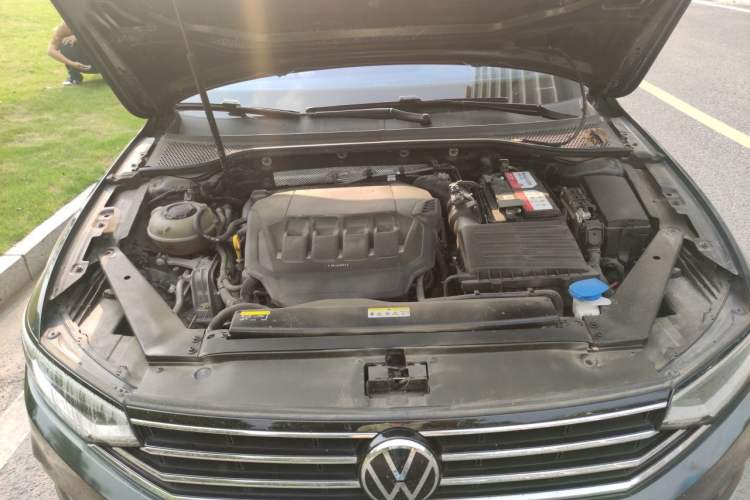 Used Volkswagen Magotan 2020 330TSI DSG Leading Model Engine Bay