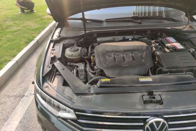 Used Volkswagen Magotan 2020 330TSI DSG Leading Model Engine Bay Right