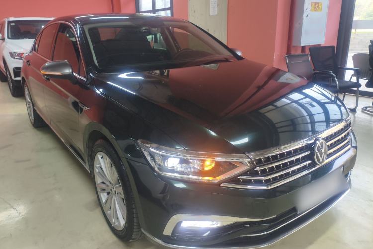 Used Volkswagen Magotan 2020 330TSI DSG Luxury Edition Exterior 2