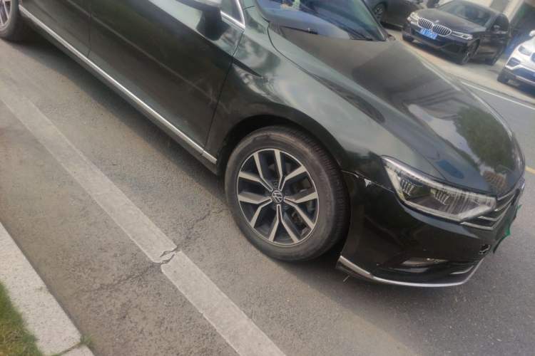 Used Volkswagen Magotan 2020 330TSI DSG Leading Model Right Front Wheel Hub