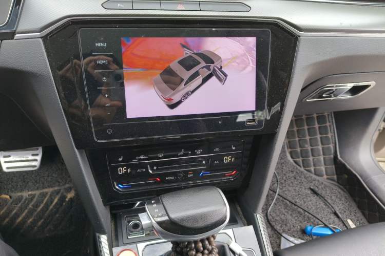 Used Volkswagen Magotan 2020 330TSI DSG Leading Model Audio And AC Panel