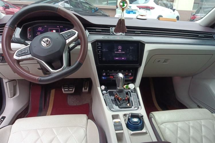 Used Volkswagen Magotan 2020 380TSI DSG Flagship Edition Center Console