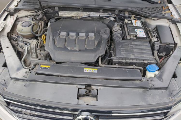 Used Volkswagen Magotan 2020 330TSI DSG Leading Model Engine Bay