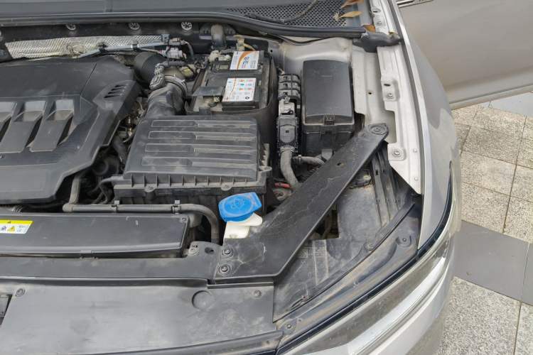Used Volkswagen Magotan 2020 330TSI DSG Leading Model Engine Bay Left