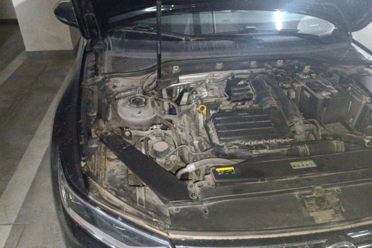 Used Volkswagen Magotan 2020 280TSI DSG Comfort Edition Engine Bay Right