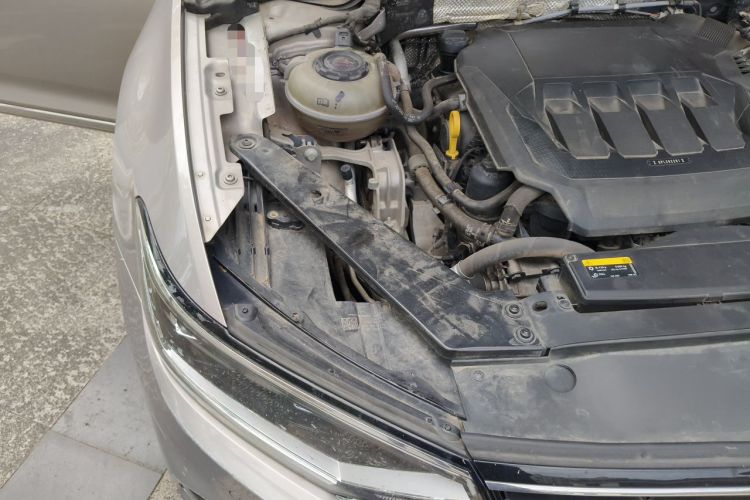 Used Volkswagen Magotan 2020 330TSI DSG Leading Model Engine Bay Right