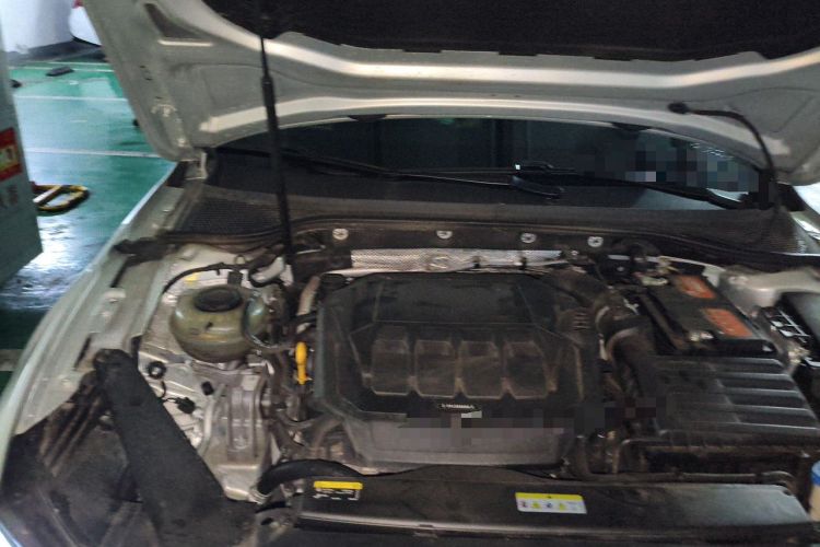 Used Volkswagen Magotan 2020 330TSI DSG Leading Model Engine Bay Right