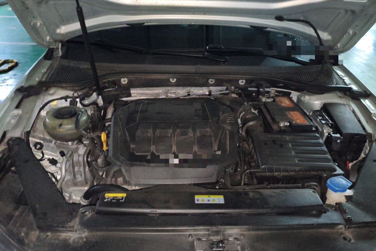 Used Volkswagen Magotan 2020 330TSI DSG Leading Model Engine Bay