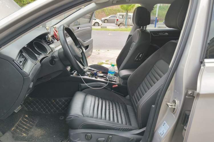 Used Volkswagen Magotan 2020 330TSI DSG Leading Model Left Front Seat