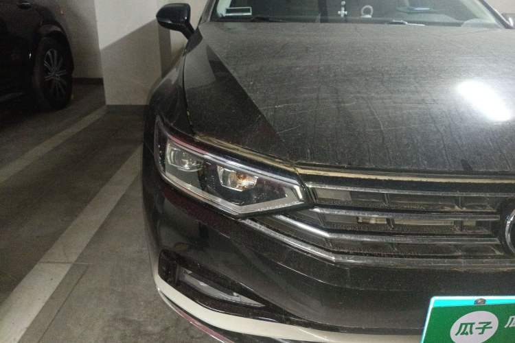 Used Volkswagen Magotan 2020 280TSI DSG Comfort Edition Right Front Headlight