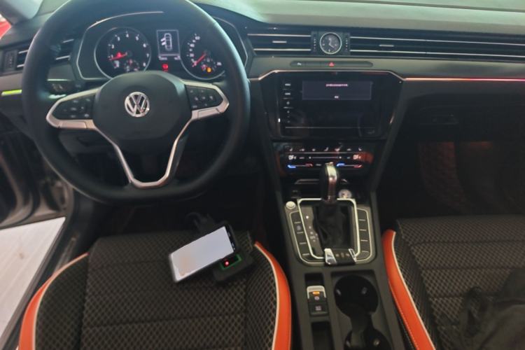 Used Volkswagen Magotan 2020 330TSI DSG Leading Model Center Console