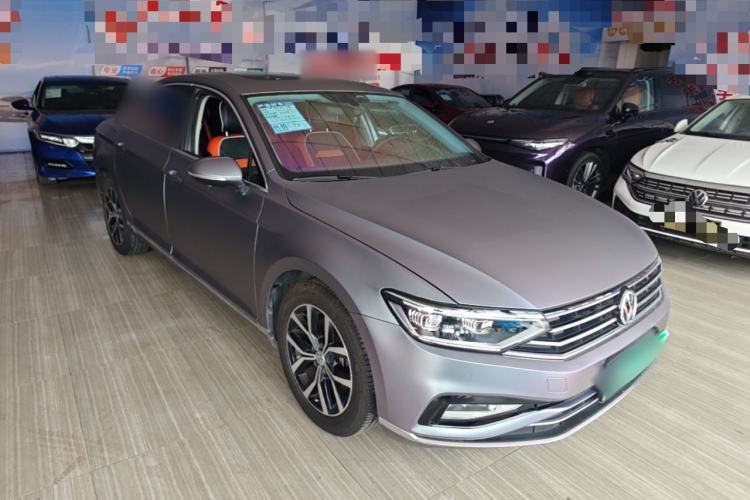 Used Volkswagen Magotan 2020 330TSI DSG Leading Model Front Right 45 Deg