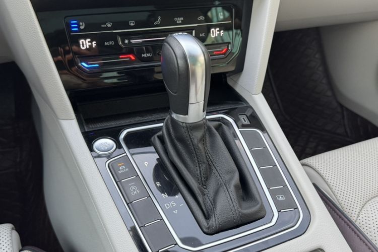 Used Volkswagen Magotan 2020 380TSI DSG Flagship Edition Gear Lever