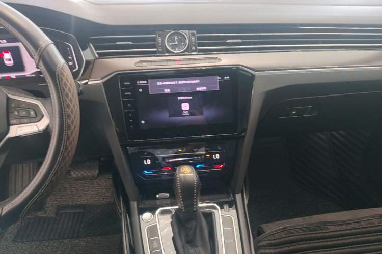 Used Volkswagen Magotan 2020 330TSI DSG Luxury Edition Audio And AC Panel