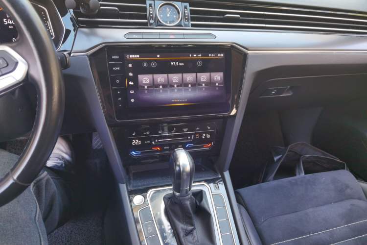 Used Volkswagen Magotan 2020 330TSI DSG Luxury Edition Audio And AC Panel