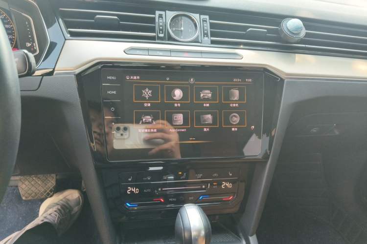 Used Volkswagen Magotan 2020 380TSI DSG Luxury Version Audio And AC Panel
