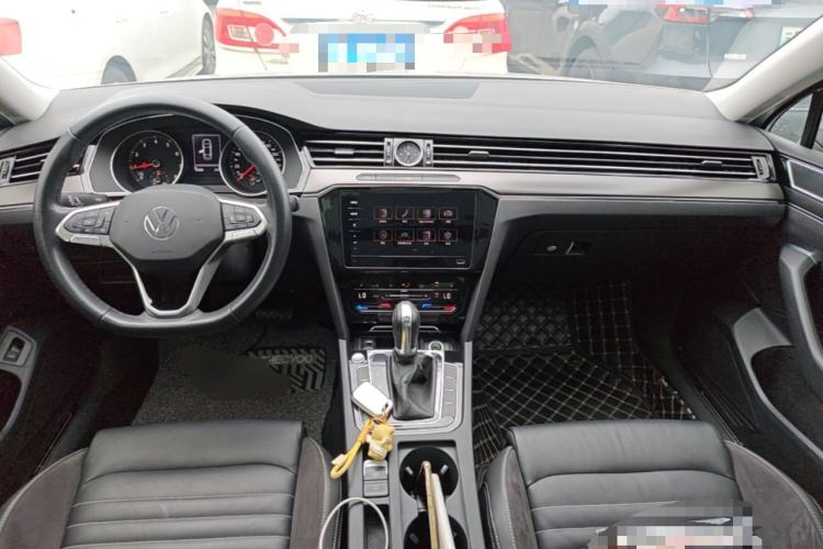 Used Volkswagen Magotan 2020 330TSI DSG Leading Model Center Console