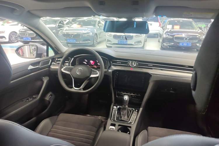 Used Volkswagen Magotan 2020 330TSI DSG Luxury Edition Center Console