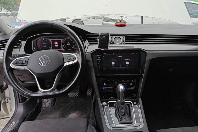 Used Volkswagen Magotan 2020 330TSI DSG Luxury Edition Center Console