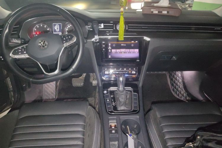 Used Volkswagen Magotan 2020 330TSI DSG Leading Model Center Console